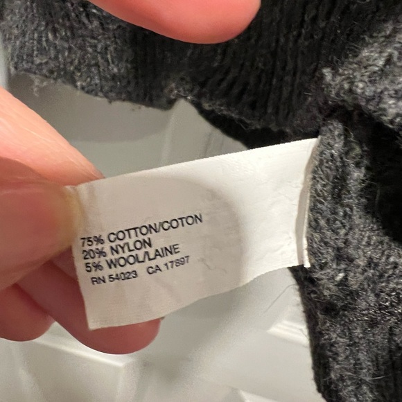 Gap Women’s Hooded Sweater, size medium - Picture 8 of 8